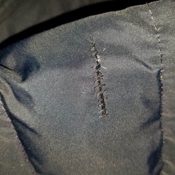 Hollister navy puffer jacket - Picture 2 of 2